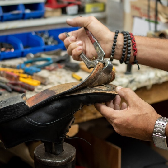 Shoe Repair Shops That Are Just Around the Market