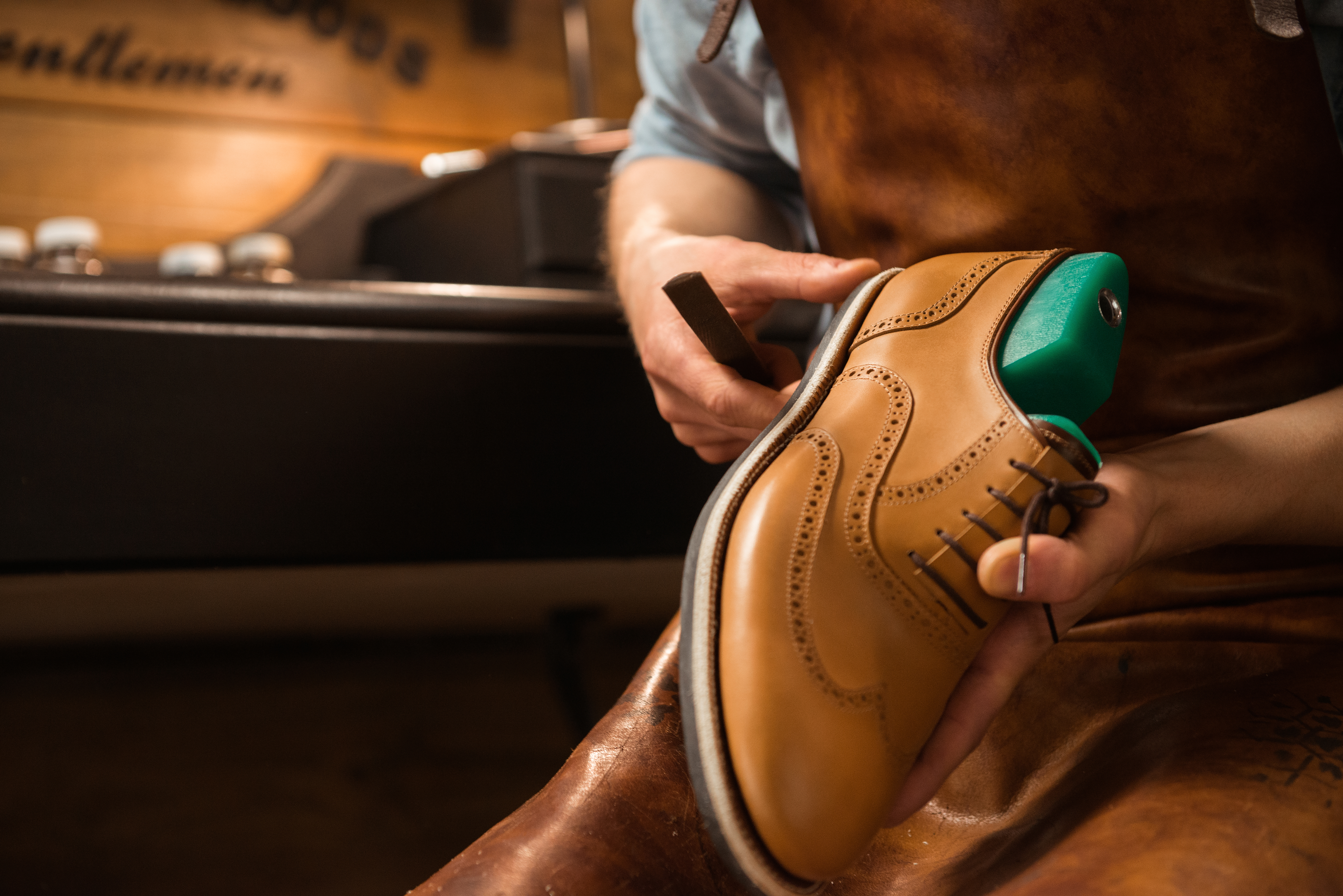 Can a shoe repair fix leather?